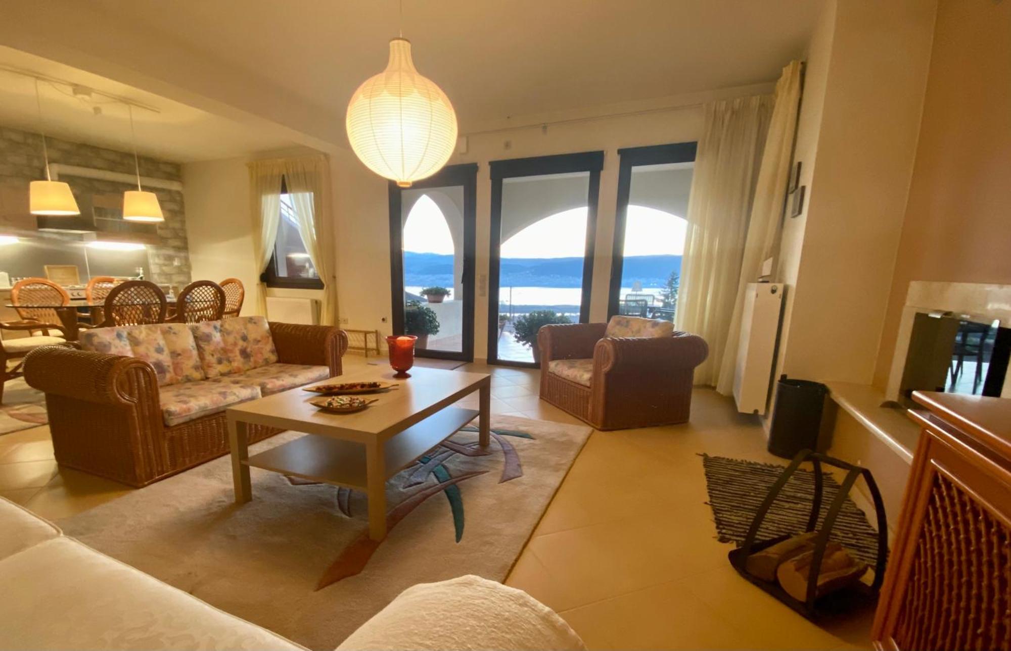 House With View In Amfithea Apartment Янина Екстериор снимка